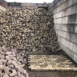 V29, Oude Gebakken Klinkers, Keiformaat, Geel-Brons