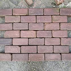 P048, Oude Gebakken Klinkers, Platkeiformaat, Rood-Paars