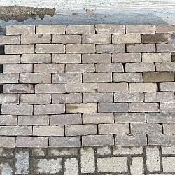 V105, Oude Gebakken Klinkers, Dikformaat, Geel, Brons