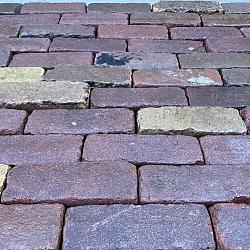 V103, Oude Gebakken Klinkers, Dikformaat, Rood-Genuanceerd