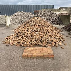 P022, Oude Gebakken Klinkers, Waalformaat, Okergeel