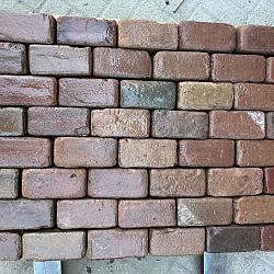 P001 Oude gebakken klinkers, Keiformaat genuanceerd op pallet