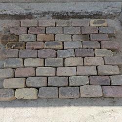 V60, Oude Gebakken Klinkers, Keiformaat, Geel-Brons