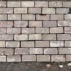 V109, Oude Gebakken Klinkers, Keiformaat, Rood-Bruin