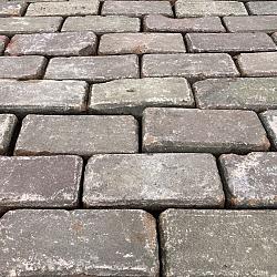 V109, Oude Gebakken Klinkers, Keiformaat, Rood-Bruin