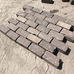 SBV08L, Oude Gebakken Klinkers, Keiformaat, Donker Bont