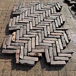 V47, Oude Gebakken Klinkers, Waalformaat, Rood-Paars