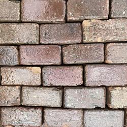 V62, Oude Gebakken Klinkers, Keiformaat, Rood-Paars