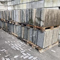 P025, Gebruikte Betontegels 40x60cm