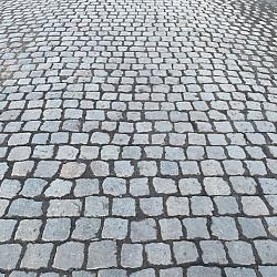 V110, Natuursteenkeien