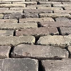 P003, Oude Gebakken Klinkers, Waalformaat, Genuanceerd op pallet