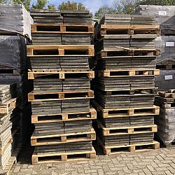 SBP09, Jong Gebruikte betontegels, 50x50x5cm