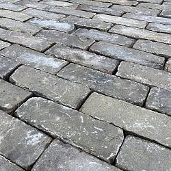 V28, Oude Gebakken Klinkers, Dikformaat, Geel-Brons