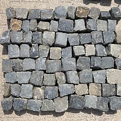 V01, Natuursteen, Basaltkeien,