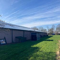 Nette gebruikte varkenstal, ca. 52x43m. incl. inventaris