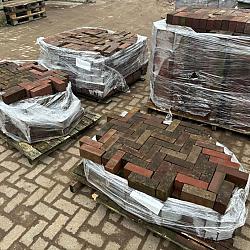 P034, Nieuwe gebakken klinkers, dikformaat, genuanceerd