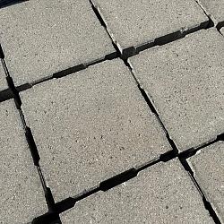 SBP28, Gebruikte Beton Tegels, 30x30x5cm, Grijs, Waterpasserend