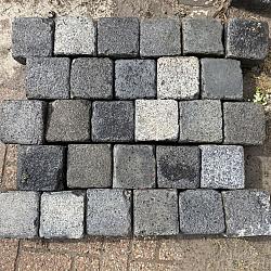 V09, Koperslakkeien, Basalt