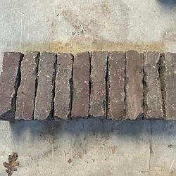 P004, SBP45 Oude gebakken klinkers, Waalformaat rood-paars op pallet