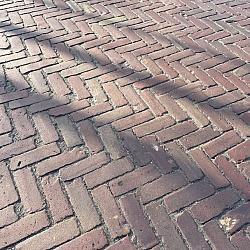 WUF Oude gebakken klinkers, Dikformaat rood-paars genuanceerd