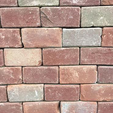 P051, oude gebakken klinkers, Keiformaat, rood