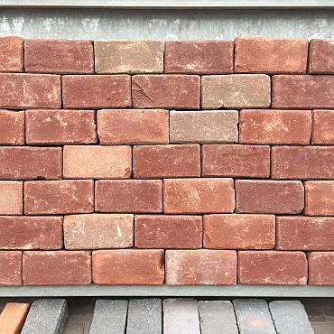 P051, oude gebakken klinkers, Keiformaat, rood