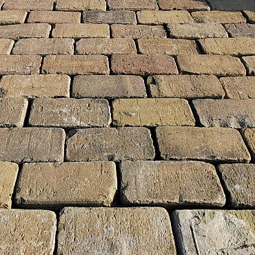 P011, Oude Gebakken Klinkers, Keiformaat, Geel-Brons