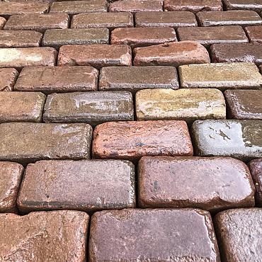SBP05, Oude Gebakken Klinkers, Keiformaat, Rood-Bruin