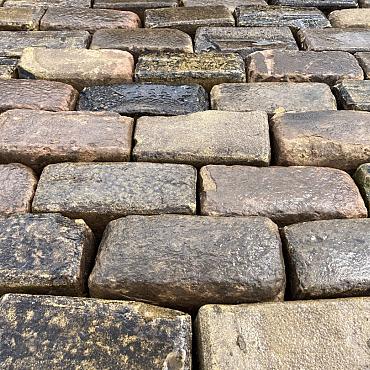 V17, oude Gebakken Klinkers, Keiformaat genuanceerd