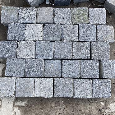 V43, Koperslakkeien, Basalt