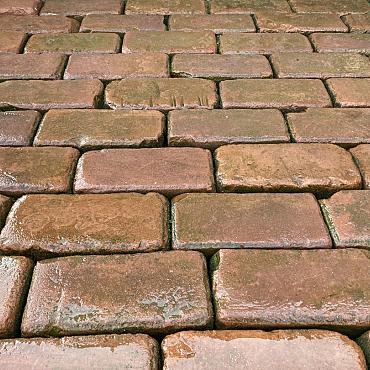 P072, Oude Gebakken Klinkers, Platkeiformaat, Rood-Bruin