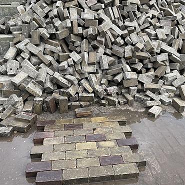 WTW, Gebakken Klinkers, Keiformaat, Plat kei Geel enkel Rood