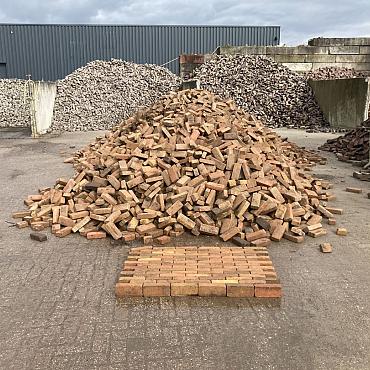 P022, Oude Gebakken Klinkers, Waalformaat, Okergeel