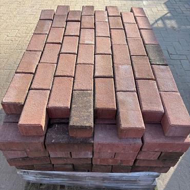 Ca. 7,5m², Gebakken Klinkers, Keiformaat, Rood, P052