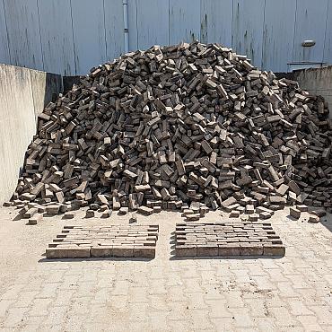 V40, Oude Gebakken Klinkers, Waalformaat, Genuanceerd, ob.