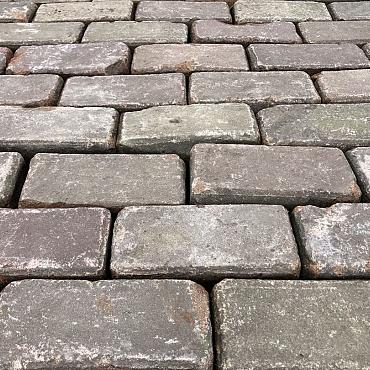 V109, Oude Gebakken Klinkers, Keiformaat, Rood-Bruin