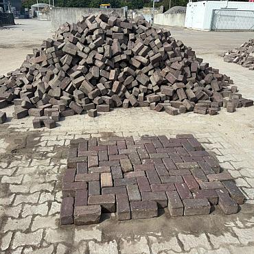 V62, Oude Gebakken Klinkers, Keiformaat, Rood-Paars