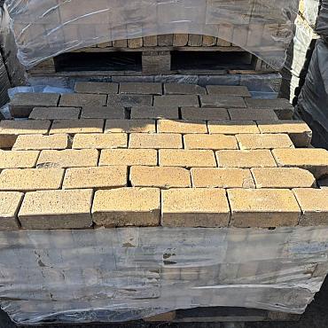 P075, Oude Gebakken Klinkers, Platkeiformaat, ABC-Klinkers, Geel