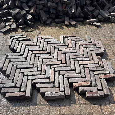 V47, Oude Gebakken Klinkers, Waalformaat, Rood-Paars