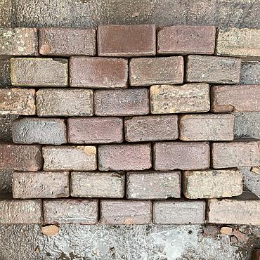 V62, Oude Gebakken Klinkers, Keiformaat, Rood-Paars