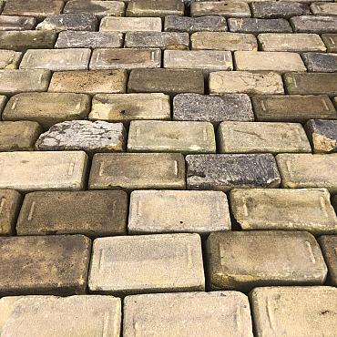 V29, Oude Gebakken Klinkers, Keiformaat, Geel-Brons, OB