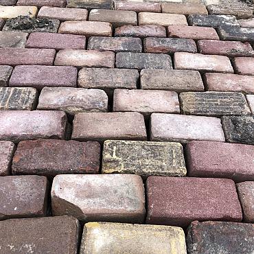 V101, Oude Gebakken Klinkers, Keiformaat, Genuanceerd ob