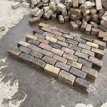 V17, oude Gebakken Klinkers, Keiformaat genuanceerd