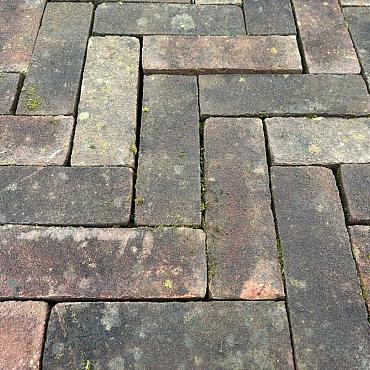 P034, Nieuwe gebakken klinkers, dikformaat, genuanceerd