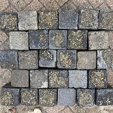 V02, Koperslakkeien, Basalt, ob