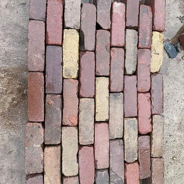 V38, Oude gebakken klinkers, Dikformaat genuanceerd