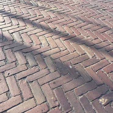 WUF Oude gebakken klinkers, Dikformaat rood-paars genuanceerd