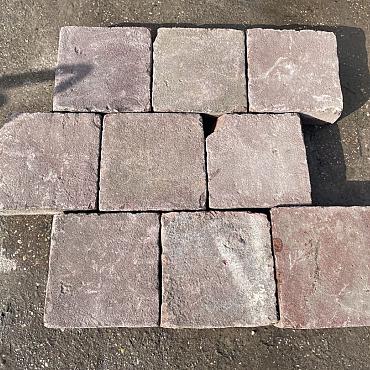 P023 Gebakken tegels rood-bruin op pallet