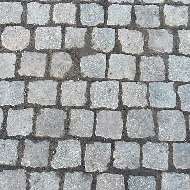 V110, Natuursteenkeien