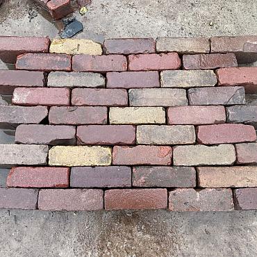 V38, Oude gebakken klinkers, Dikformaat genuanceerd